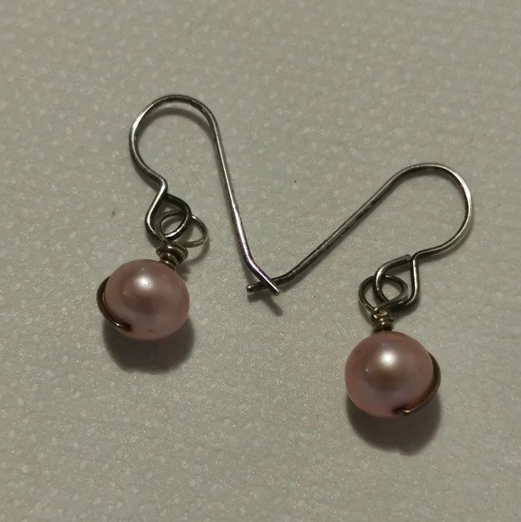 Jewelry - 925 natural pink pearl dangle earrings